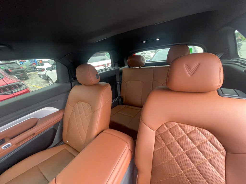 VINFAST VF 9 PLUS - 6 Ghế Cơ Trưởng -  Trần Thép 
Sản xuất 2024 - Pin CATL